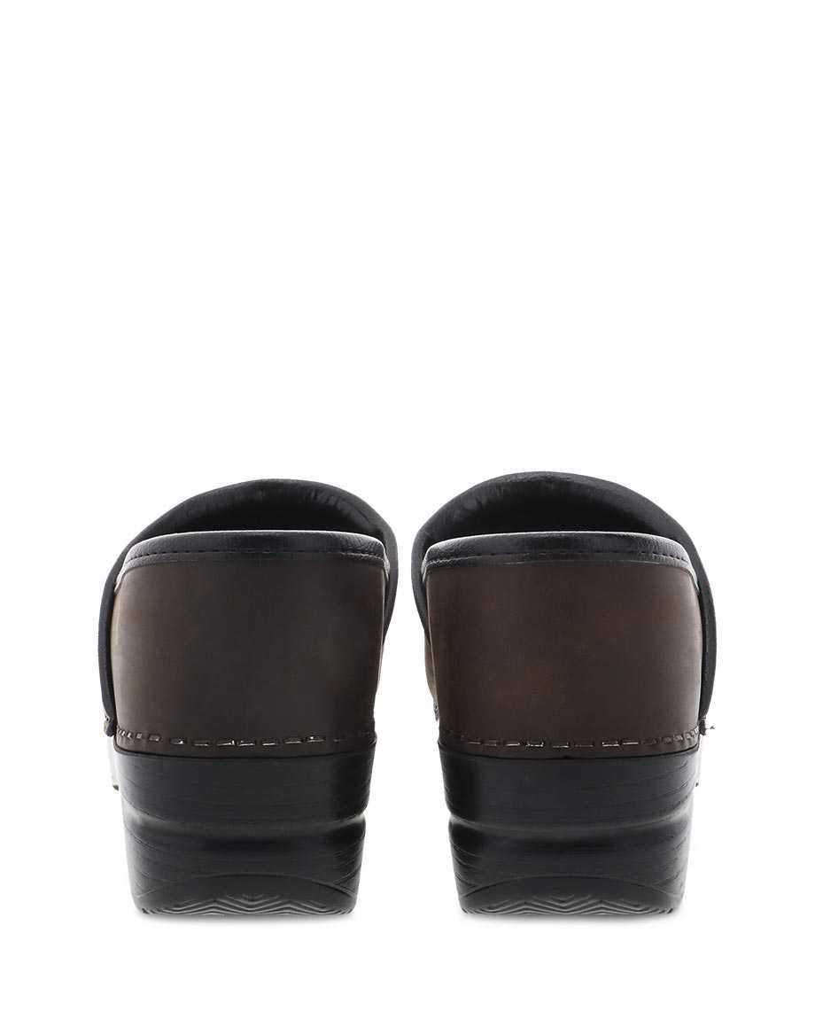 Dansko Men's XP 2.0 Oiled Brown Clog - Image 4