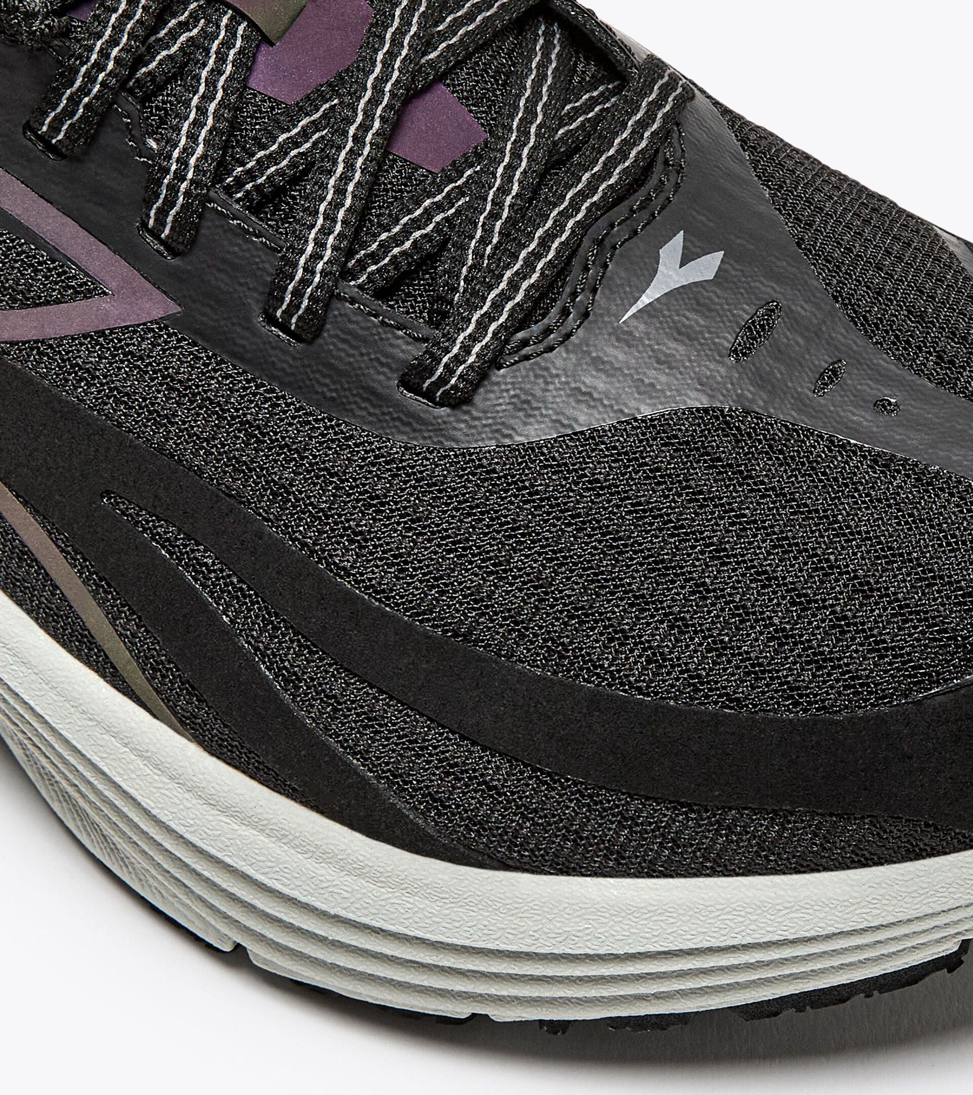Diadora Women's Mythos Blushield 9 Vortice HIP Black Silver - Image 3
