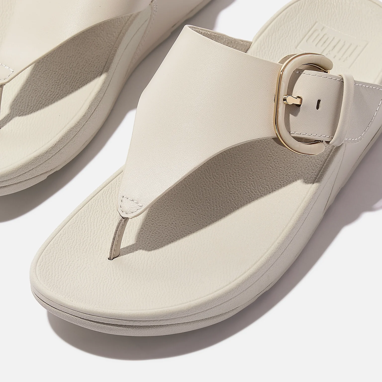 Fit Flop Women's Lulu Resin Buckle Leather Toe Post Sandals Paris Beige - Image 3