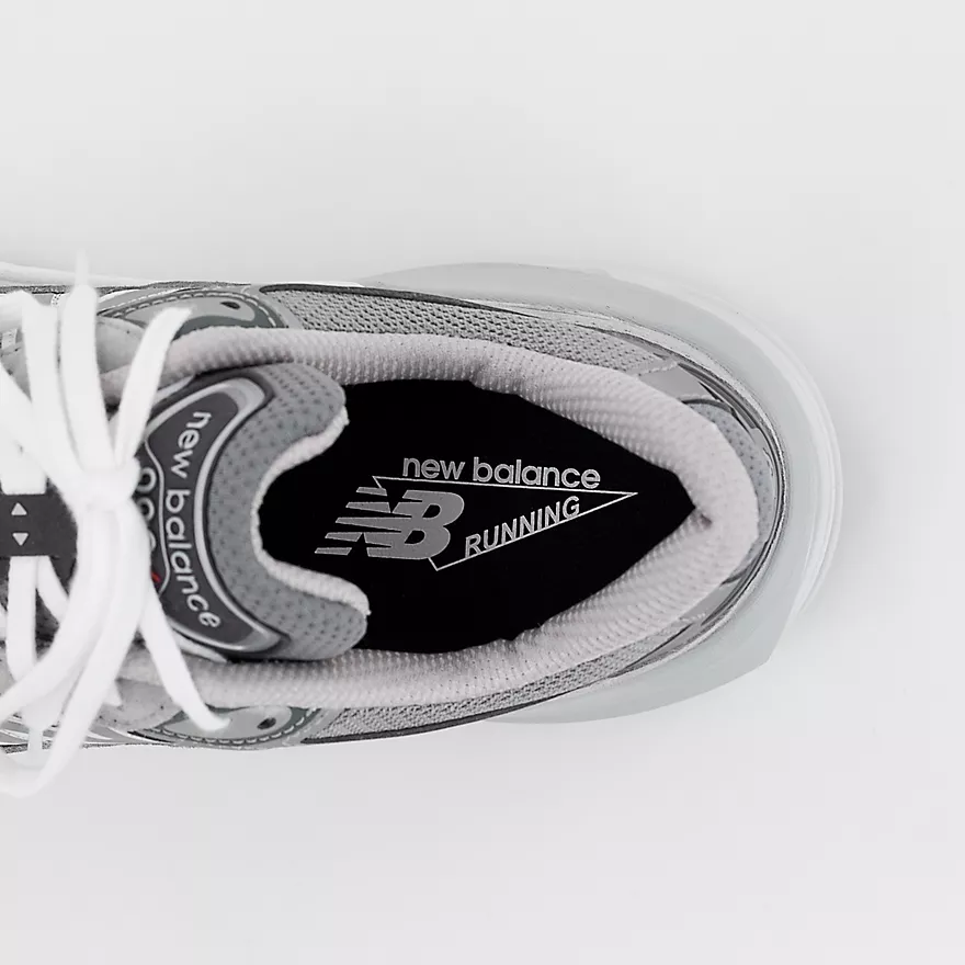New Balance Men’s M990GL6 Grey - Image 5